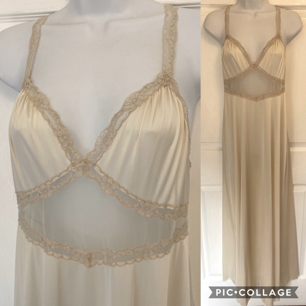 Vintage Vanity Fair Ivory Long Nightgown Lace Bodice Size 36 USA Made Bridal